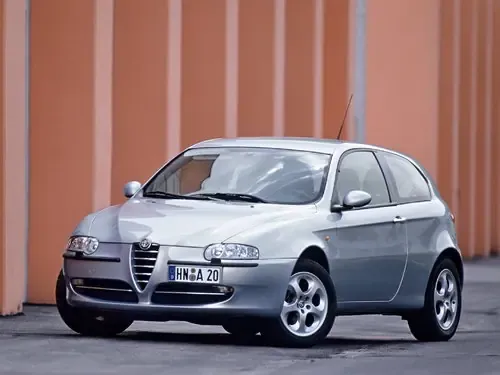 Логотип Alfa Romeo 147 Хэтчбек 3 дв. 1 поколение