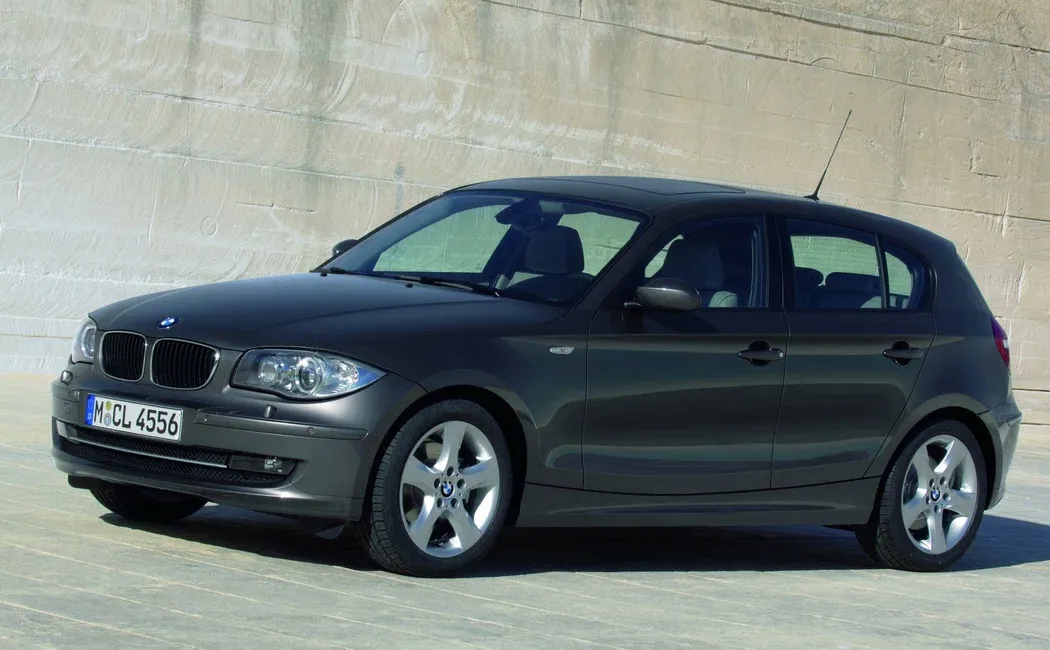 Логотип BMW 1 серия Хэтчбек 5 дв. 1 (E87 / E88)