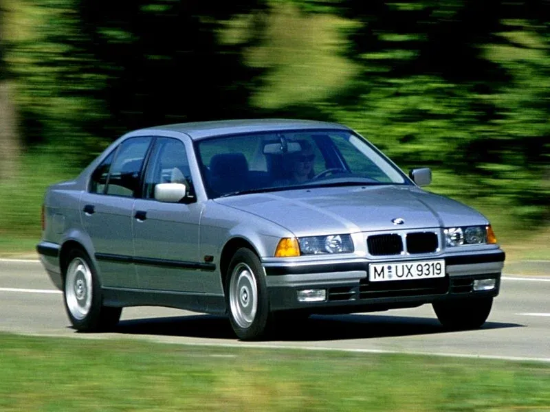 Логотип BMW 3 серия Седан 4 дв. 3 (E36)