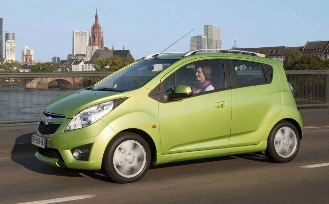 Логотип Chevrolet Spark Хэтчбек 5 дв. 3 поколение