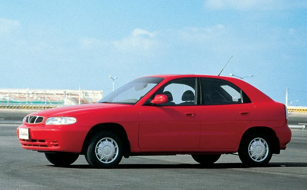 Логотип Daewoo Nubira Хэтчбек 5 дв. 1 поколение