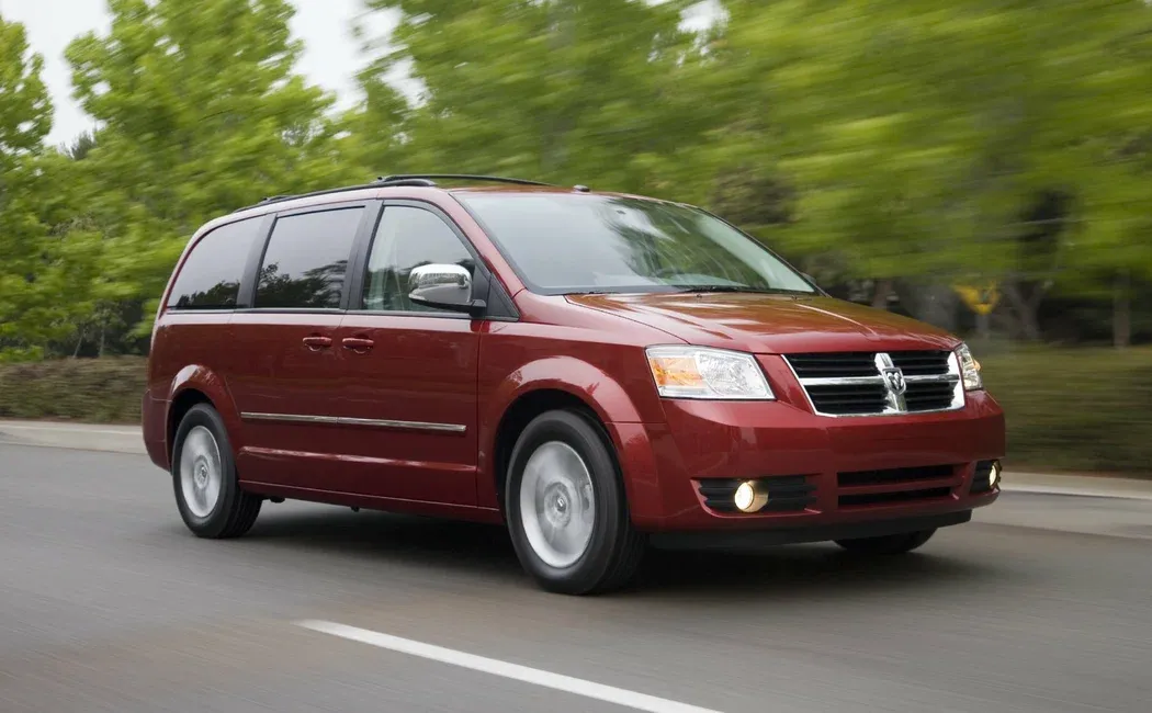 Логотип Dodge Caravan Минивэн 4 дв. 5 поколение