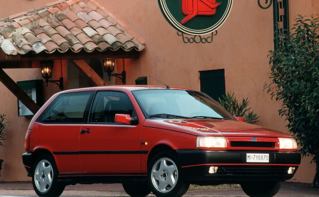 Логотип Fiat Tipo 160 Хэтчбек 3 дв. 1 поколение