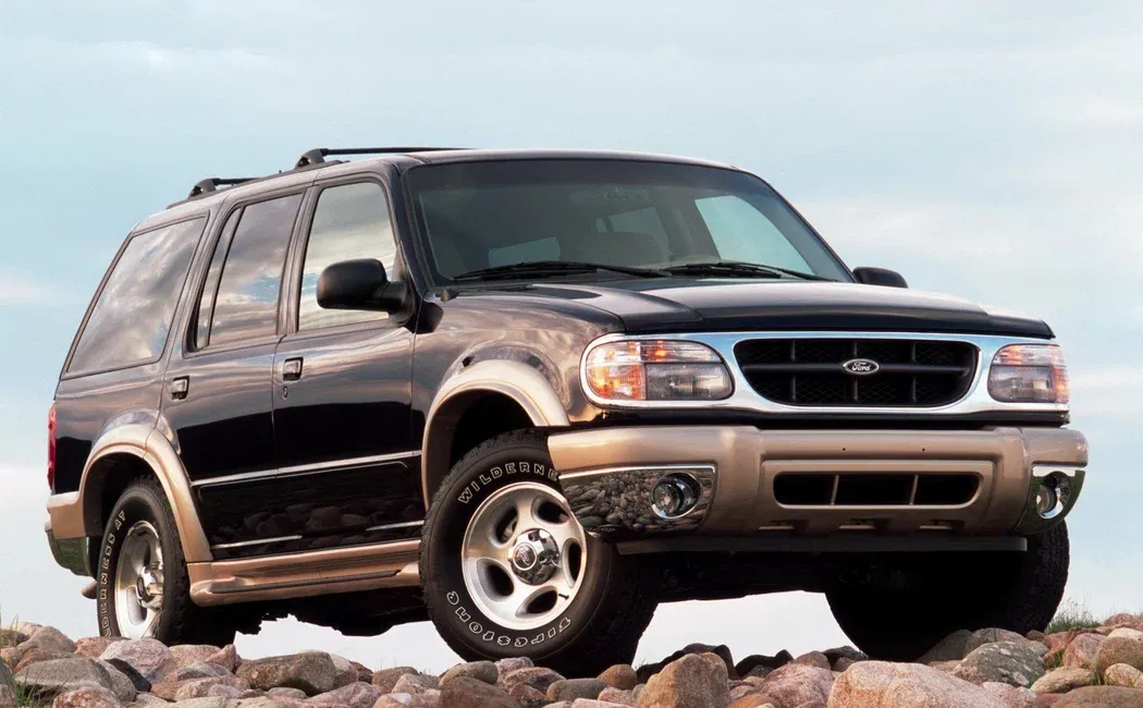 Логотип Ford Explorer Внедорожник 5 дв. 2 поколение