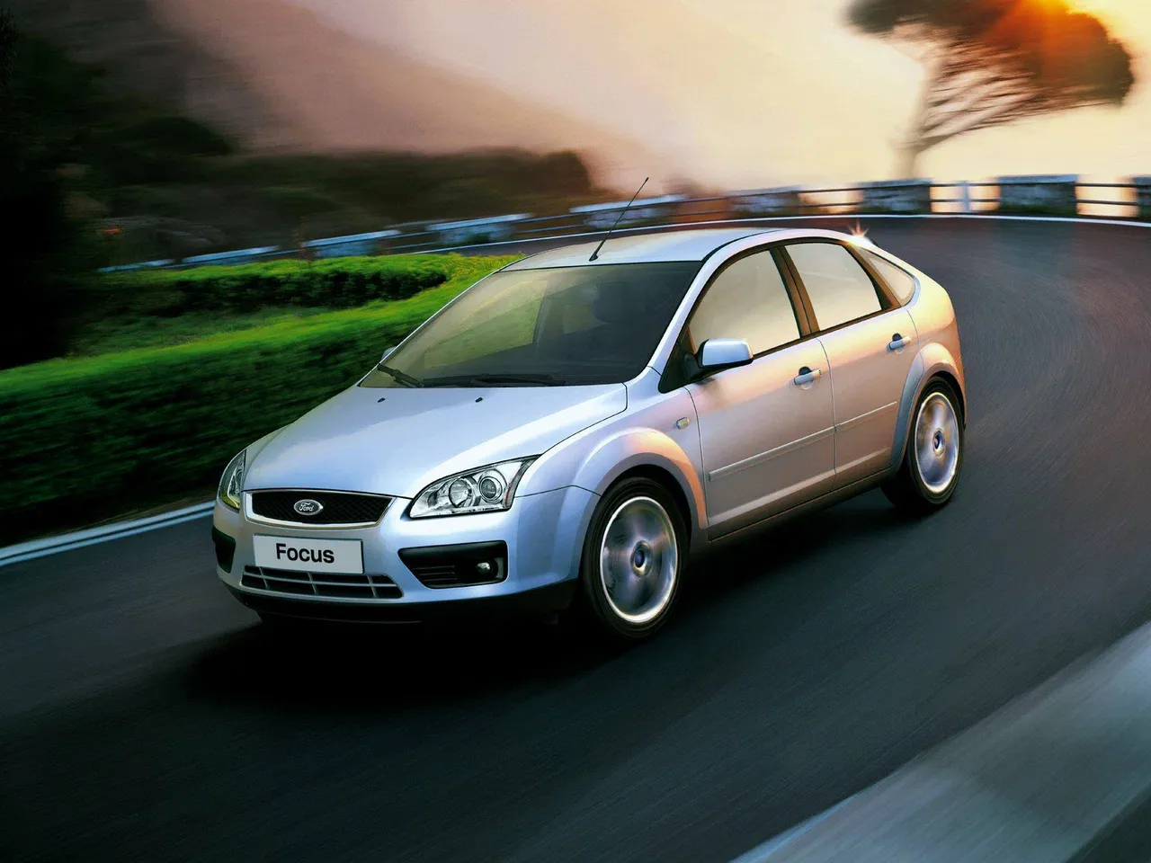 Логотип Ford Focus Хэтчбек 5 дв. 2 поколение