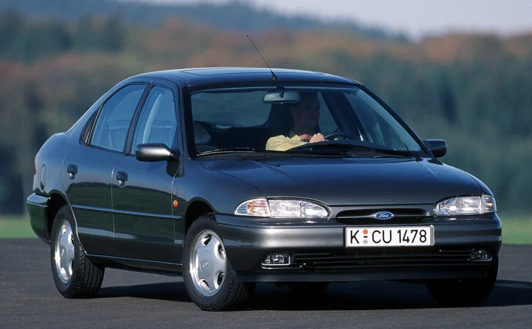 Логотип Ford Mondeo Лифтбек 5 дв. 1 поколение