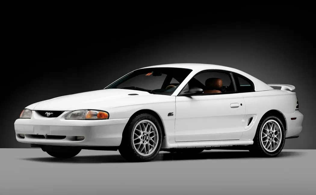 Логотип Mustang