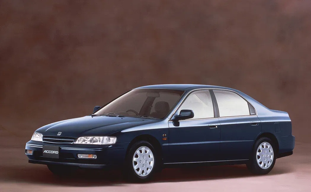 Логотип Honda Accord Седан 4 дв. 5 поколение