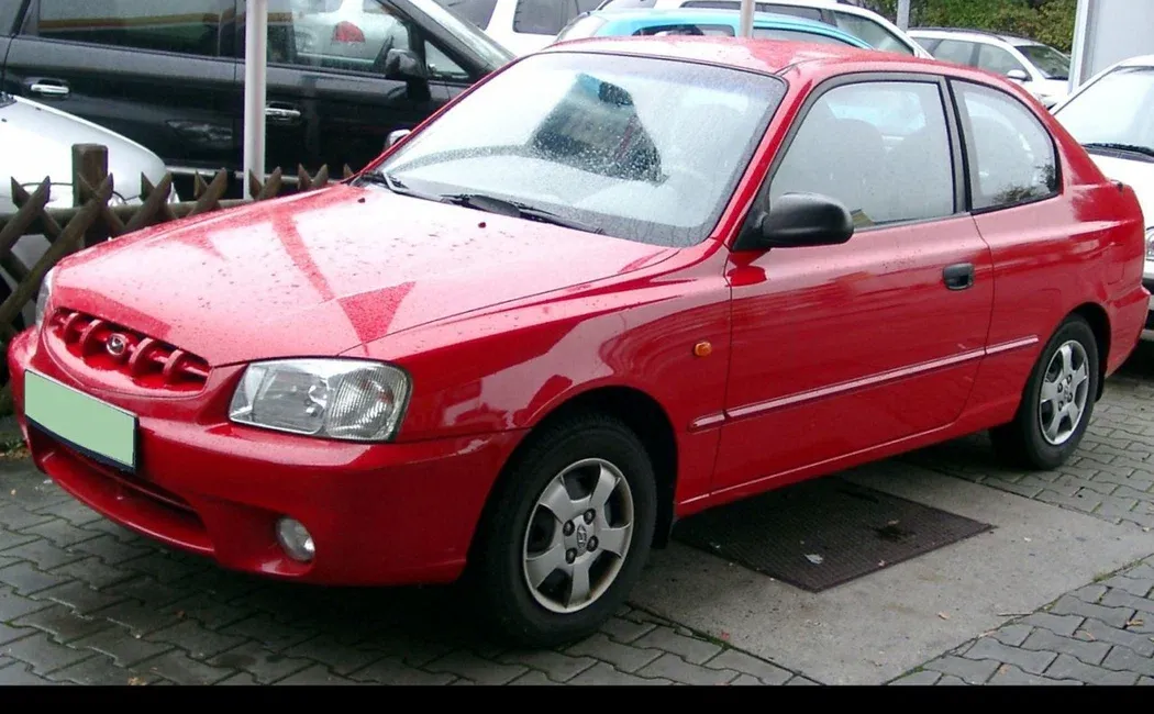 Логотип Hyundai Accent (Корея) Хэтчбек 3 дв. 2 поколение