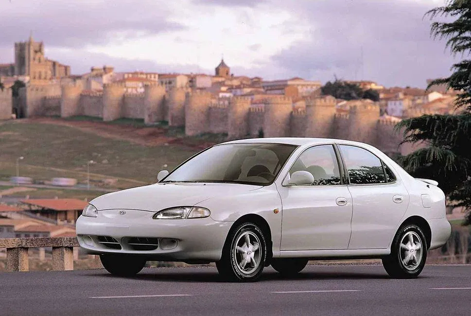 Логотип Hyundai Lantra Седан 4 дв. 2 поколение