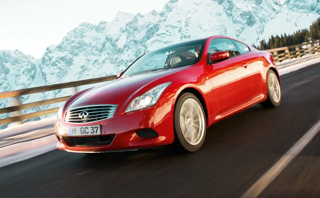 Логотип Infiniti G Купе 2 дв. 4 поколение