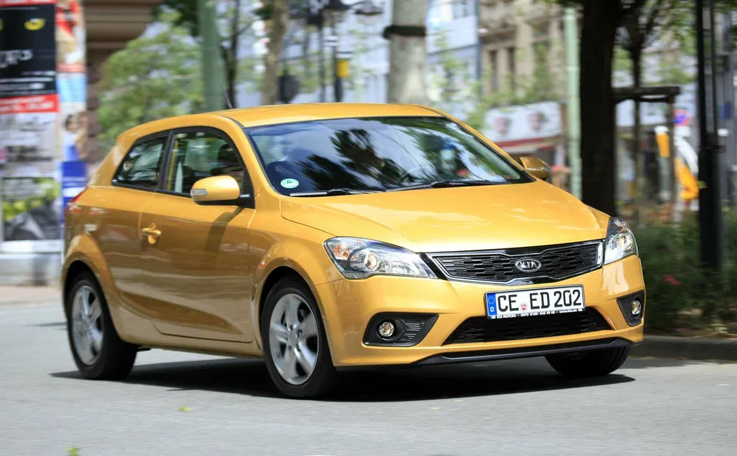 Логотип Kia Ceed Хэтчбек 3 дв. 2 (JD)