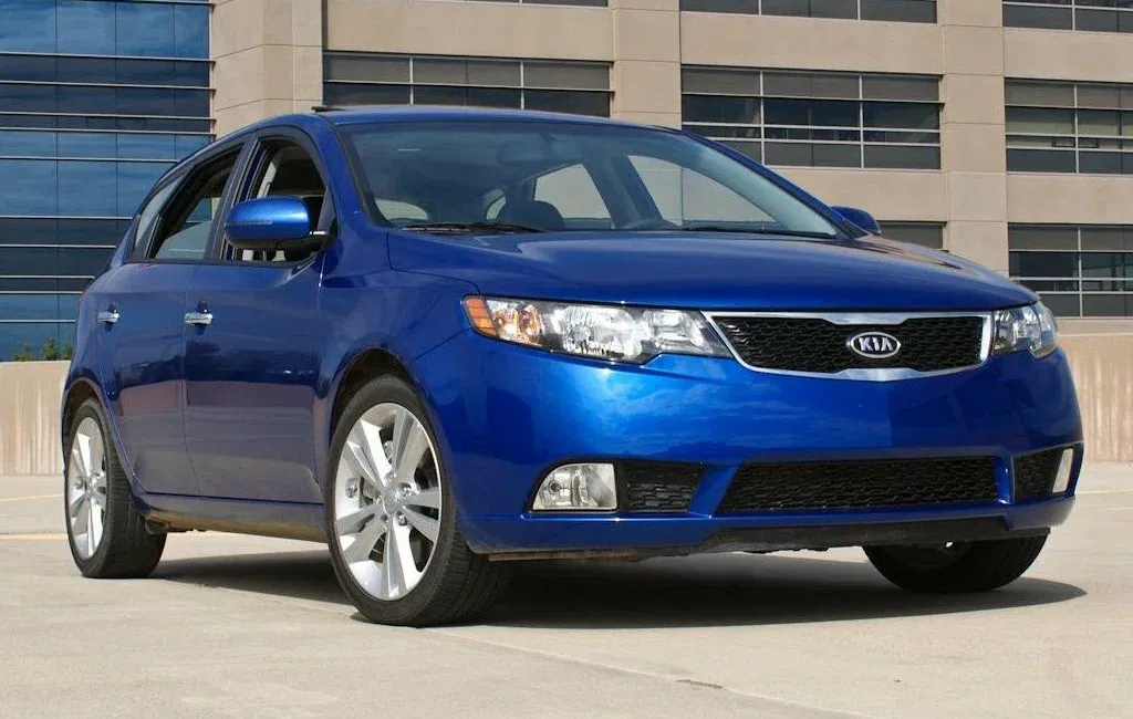 Логотип Kia Cerato Хэтчбек 5 дв. 2 поколение