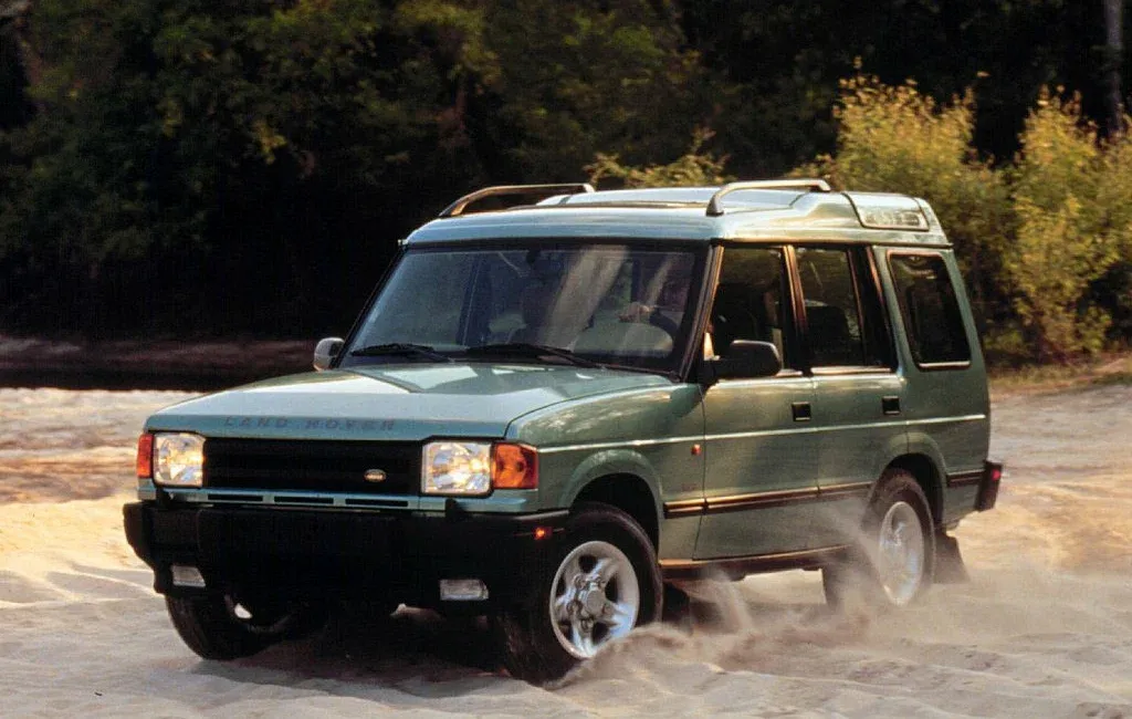Логотип Land Rover Discovery Внедорожник 5 дв. 1 поколение