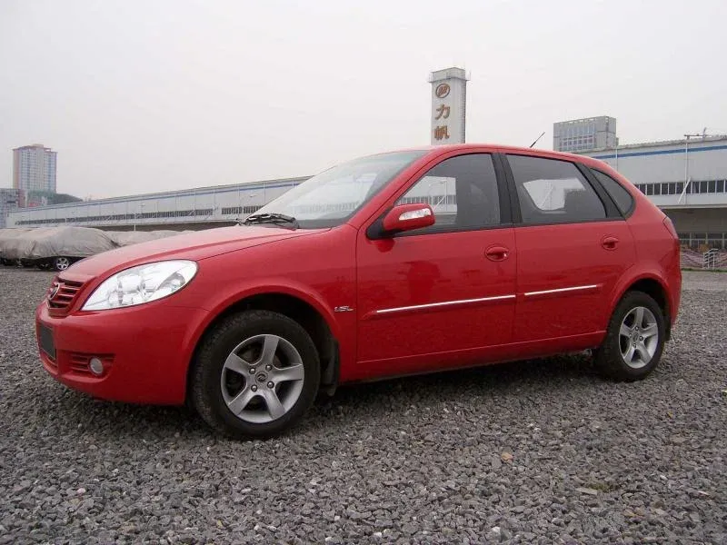 Логотип Lifan Breez (520) Хэтчбек 5 дв. 1 поколение
