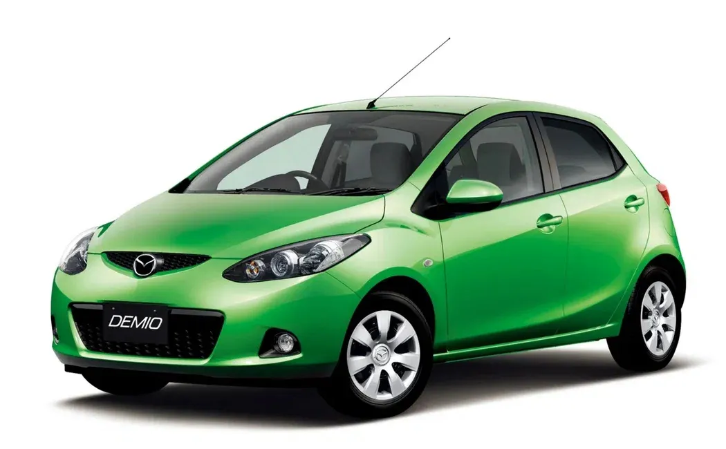 Логотип Mazda Demio Хэтчбек 5 дв. 3 (DE)