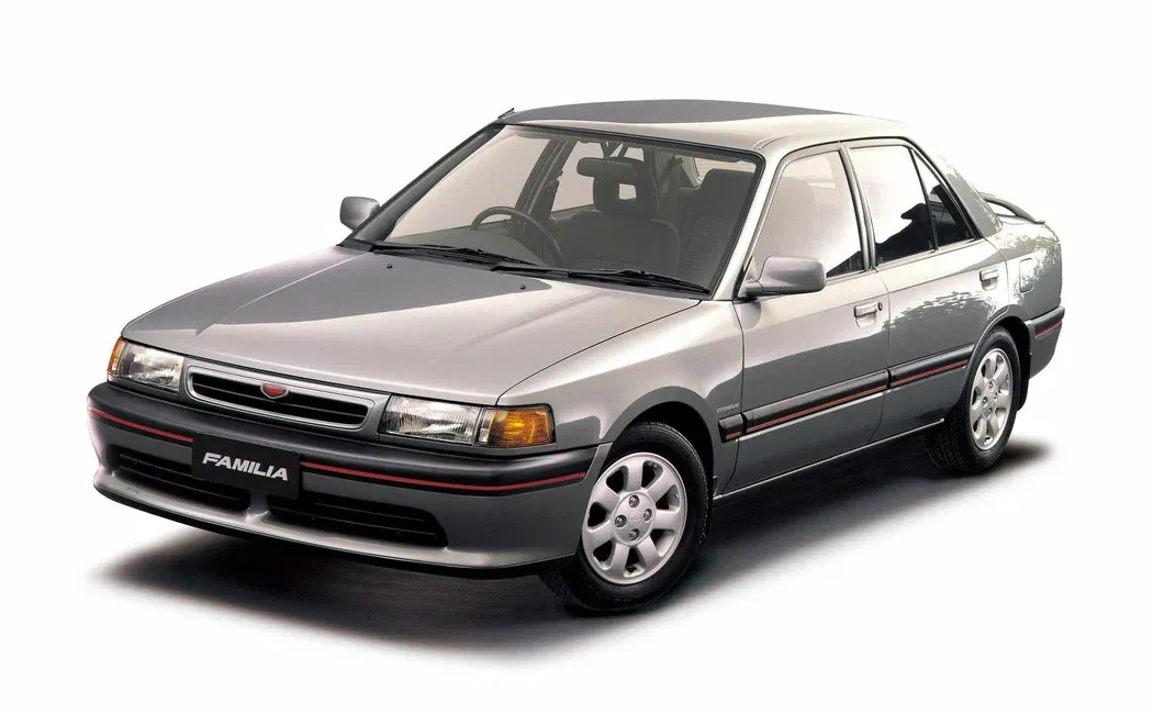 Логотип Mazda Familia Седан 4 дв. (BG)