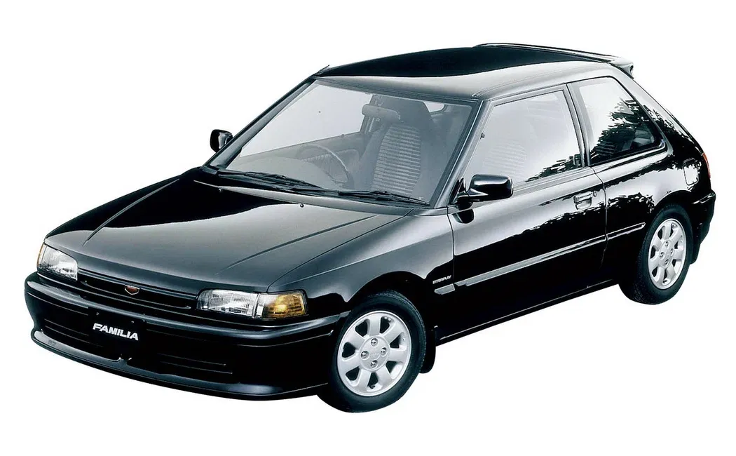 Логотип Mazda Familia Хэтчбек 3 дв. (BG)