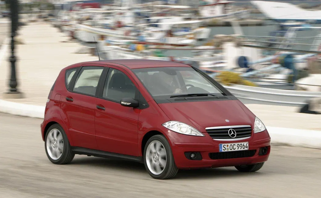 Логотип Mercedes-Benz A-klasse Хэтчбек 5 дв. 2 поколение