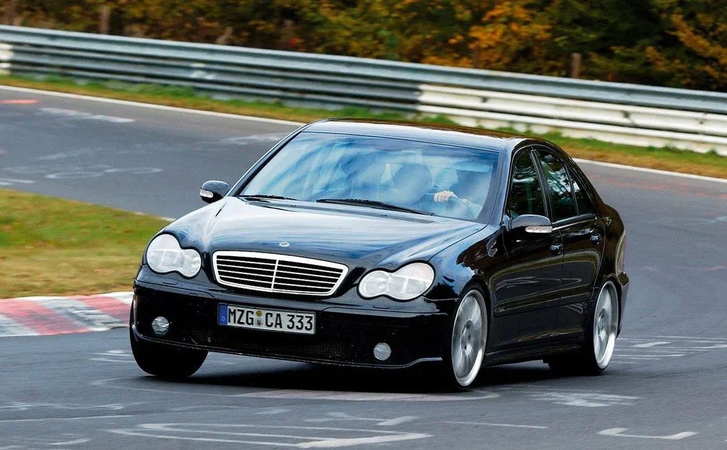 Логотип Mercedes-Benz C-klasse Седан 4 дв. 2 (W203)