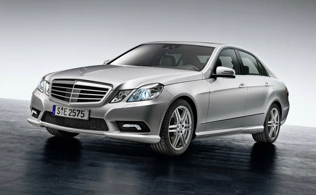 Логотип Mercedes-Benz E-klasse Седан 4 дв. 4 (W212 / S212)