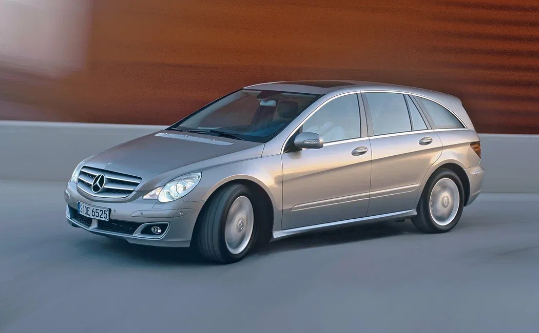 Логотип R-klasse