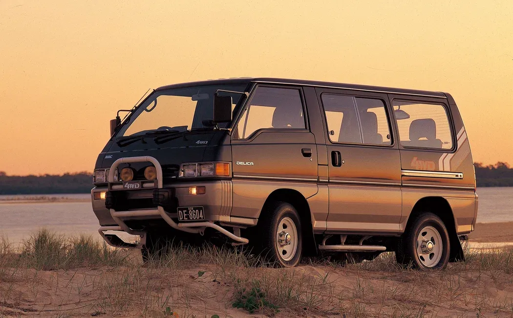 Логотип Mitsubishi Delica Минивэн 5 дв. 3 поколение