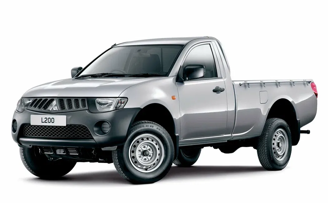 Логотип Mitsubishi L200 Пикап 2 дв. 4 поколение