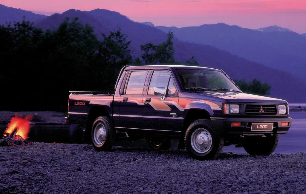 Логотип Mitsubishi L200 Пикап 4 дв. 2 поколение