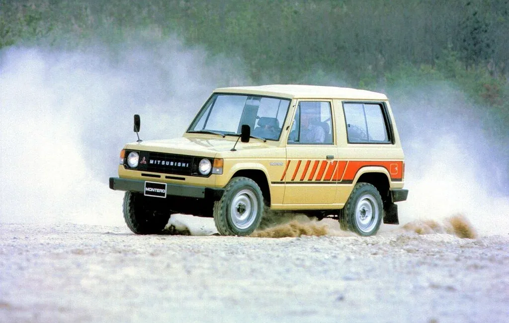 Логотип Mitsubishi Montero Внедорожник 3 дв. 1 поколение