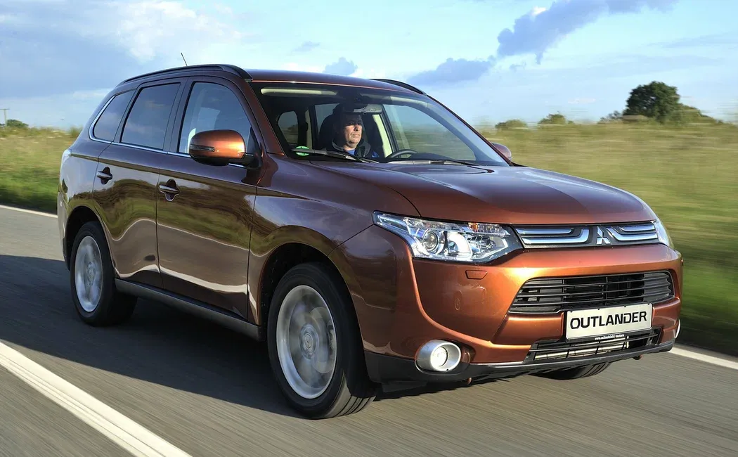 Логотип Mitsubishi Outlander Внедорожник 5 дв. 3 поколение