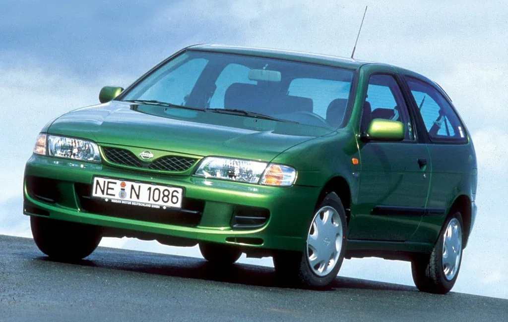 Логотип Nissan Almera Хэтчбек 3 дв. 1 (N15)