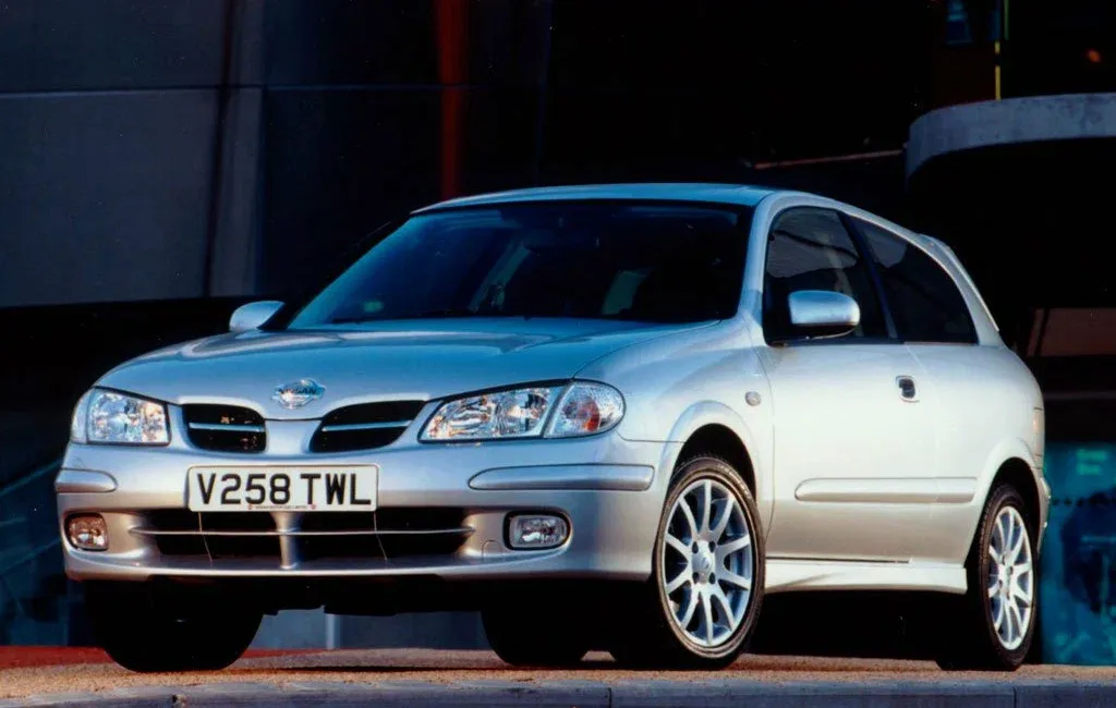 Логотип Nissan Almera Хэтчбек 3 дв. 2 (N16)