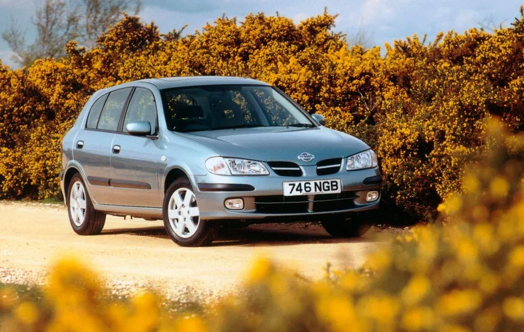 Логотип Nissan Almera Хэтчбек 5 дв. 2 (N16)