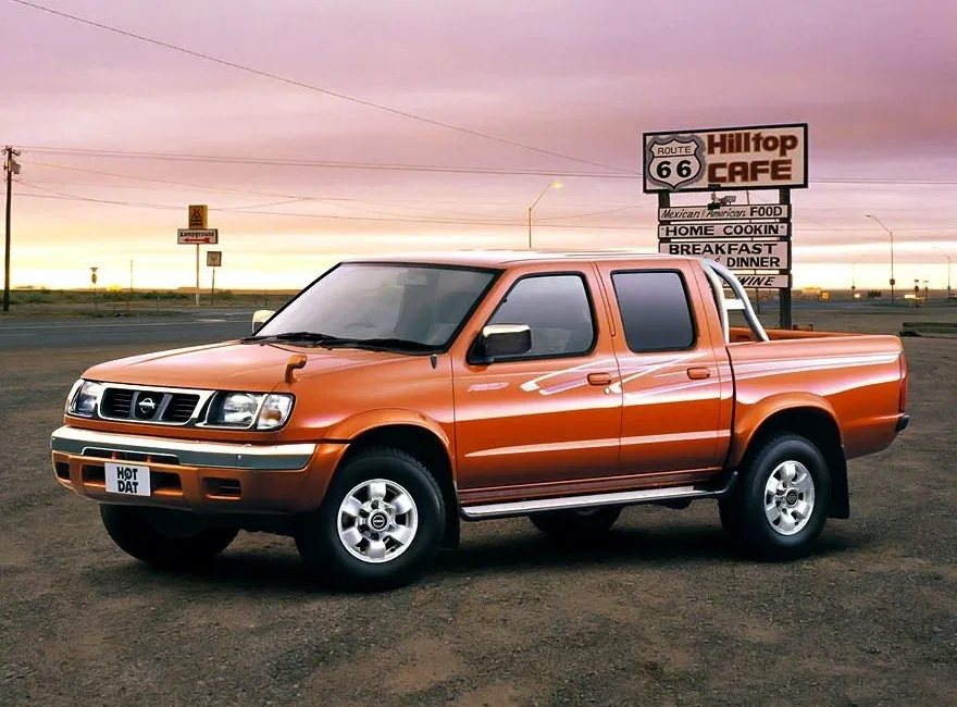 Логотип Nissan Datsun Пикап 4 дв. 2 (D22)