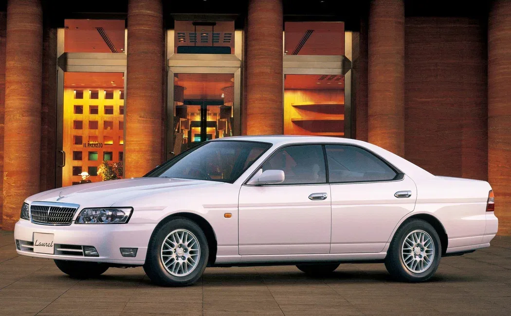 Логотип Laurel