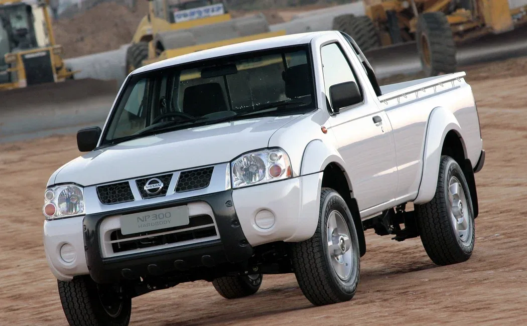 Логотип Nissan NP300 Пикап 2 дв. 3 (D40)