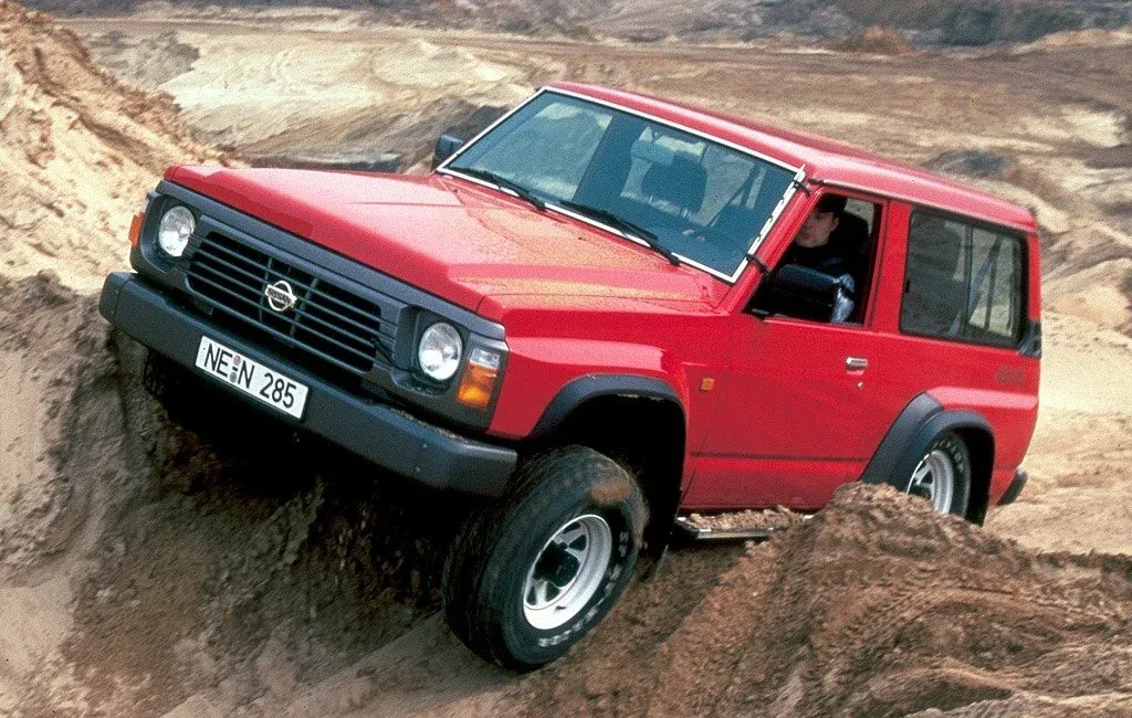 Логотип Nissan Patrol Внедорожник 3 дв. 4 (Y60)