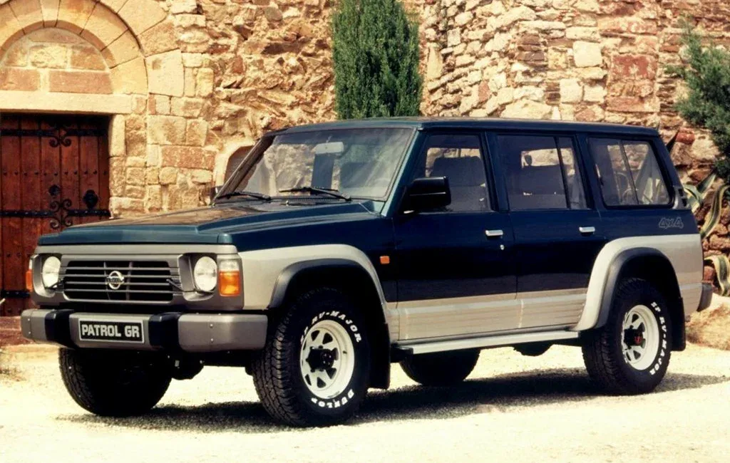 Логотип Nissan Patrol Внедорожник 5 дв. 4 (Y60)