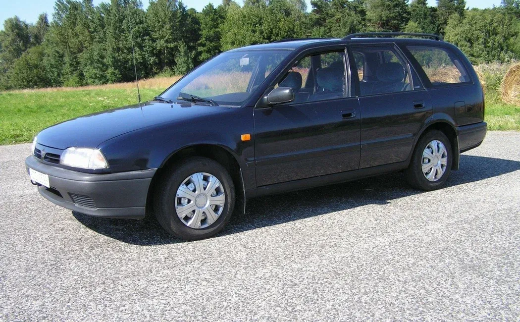 Логотип Nissan Primera Универсал 5 дв. 1 (P10)