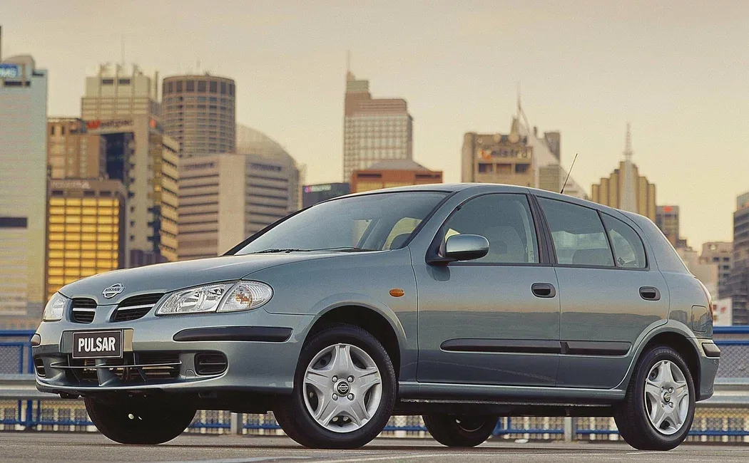 Логотип Nissan Pulsar Хэтчбек 5 дв. (N16)