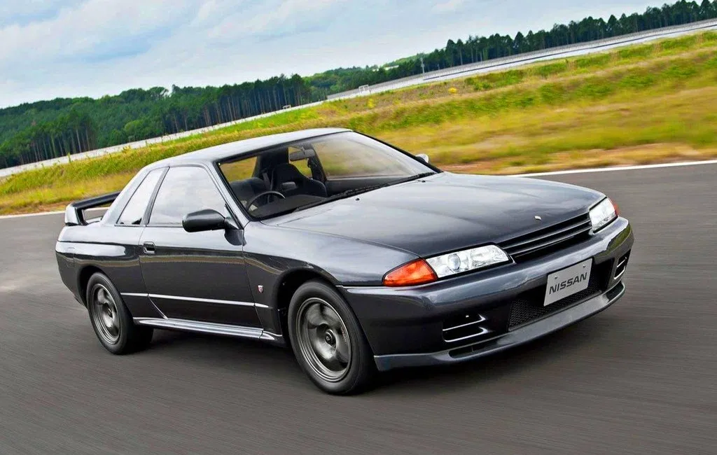 Логотип Nissan Skyline Купе 2 дв. 8 (R32)