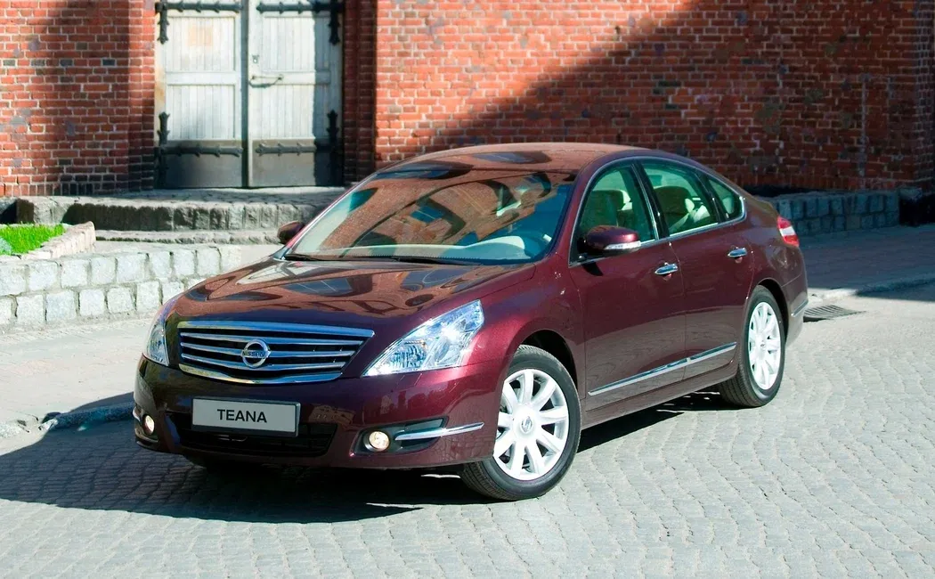 Логотип Nissan Teana Седан 4 дв. 2 (J32)