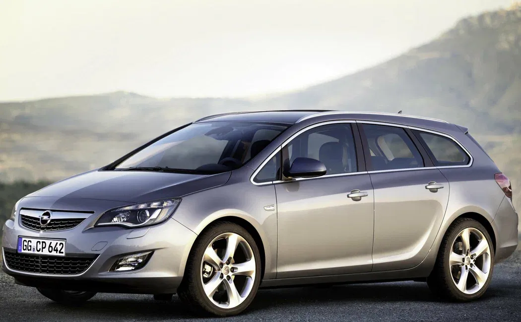 Логотип Opel Astra Универсал 5 дв. 4 (J)