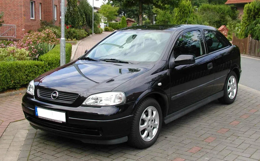 Логотип Opel Astra Хэтчбек 3 дв. 2 (G)