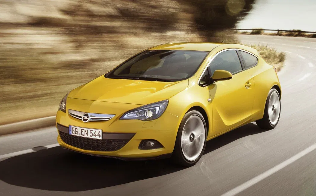 Логотип Opel Astra Хэтчбек 3 дв. 4 (J)