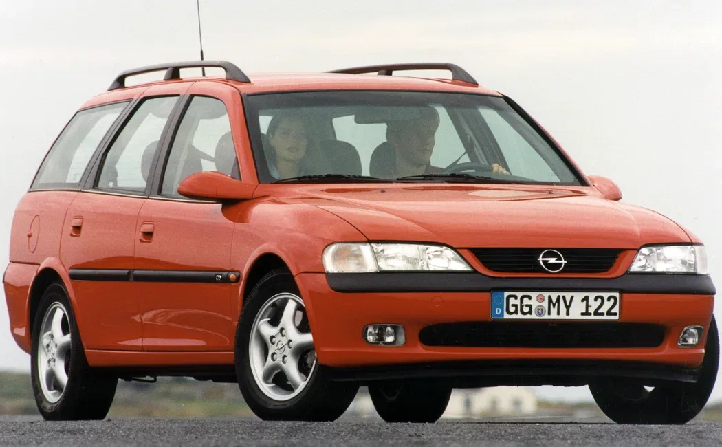 Логотип Opel Vectra Универсал 5 дв. 2 (B)