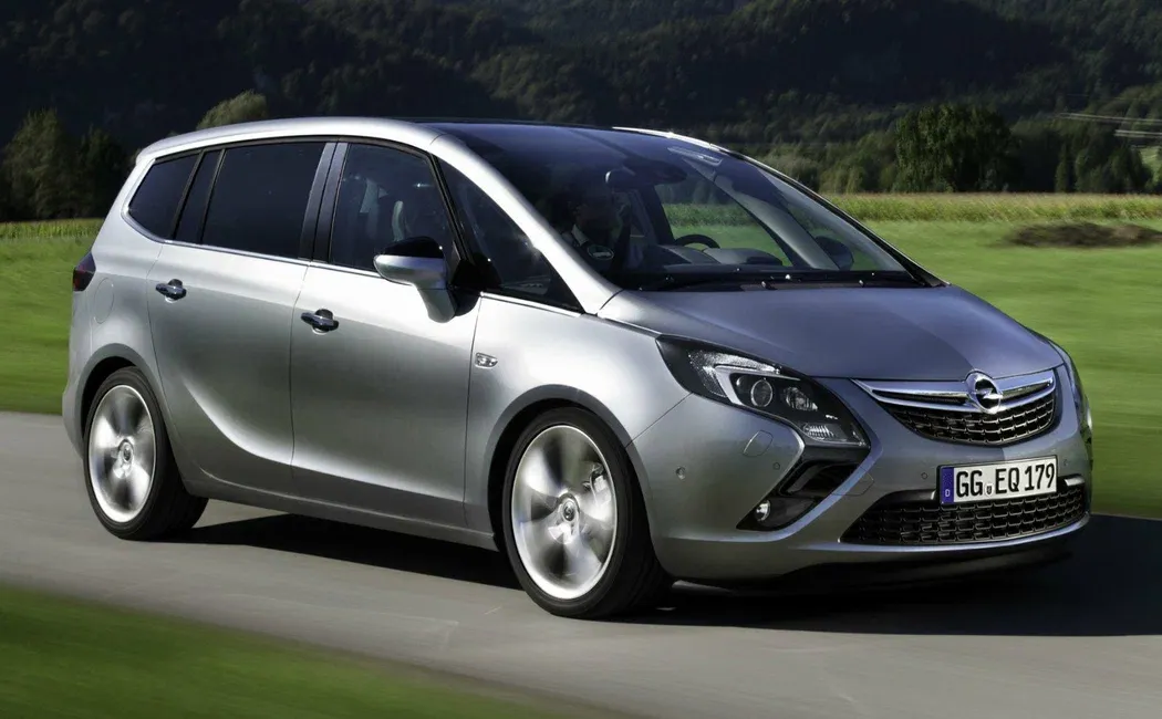 Логотип Opel Zafira Минивэн 5 дв. 3 (C)