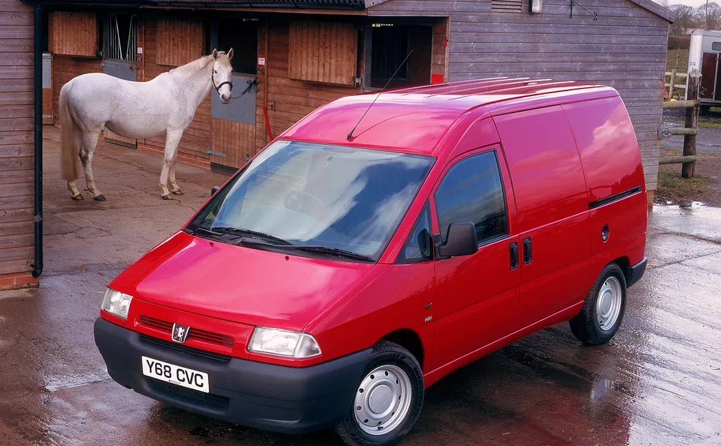 Логотип Peugeot Expert Фургон 5 дв. 1 поколение