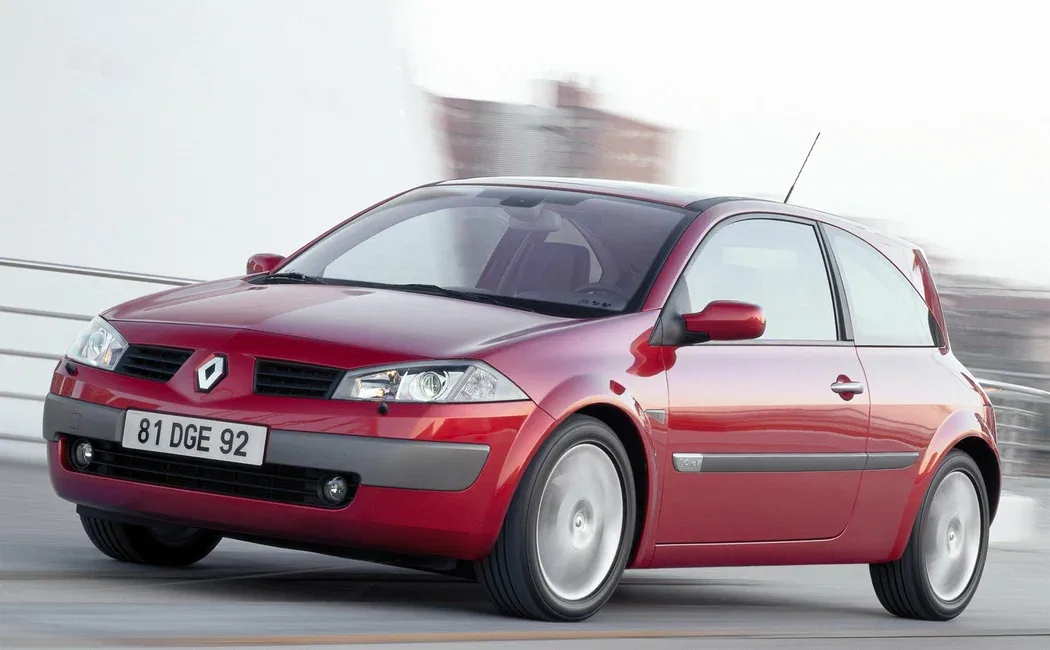 Логотип Renault Megane Хэтчбек 3 дв. 2 поколение